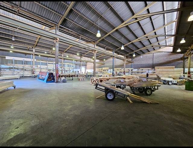2,500M² WORKSHOP TO LET IN JET PARK